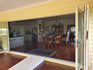 FlyFree Retractable Insect Screens place picture